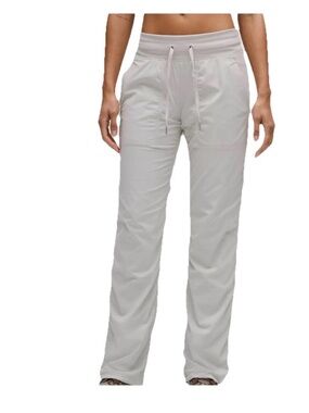 Lululemon NWT Dance Studio Mid-Rise Lined Pant Regular size 2 Dove Gray WSENNR